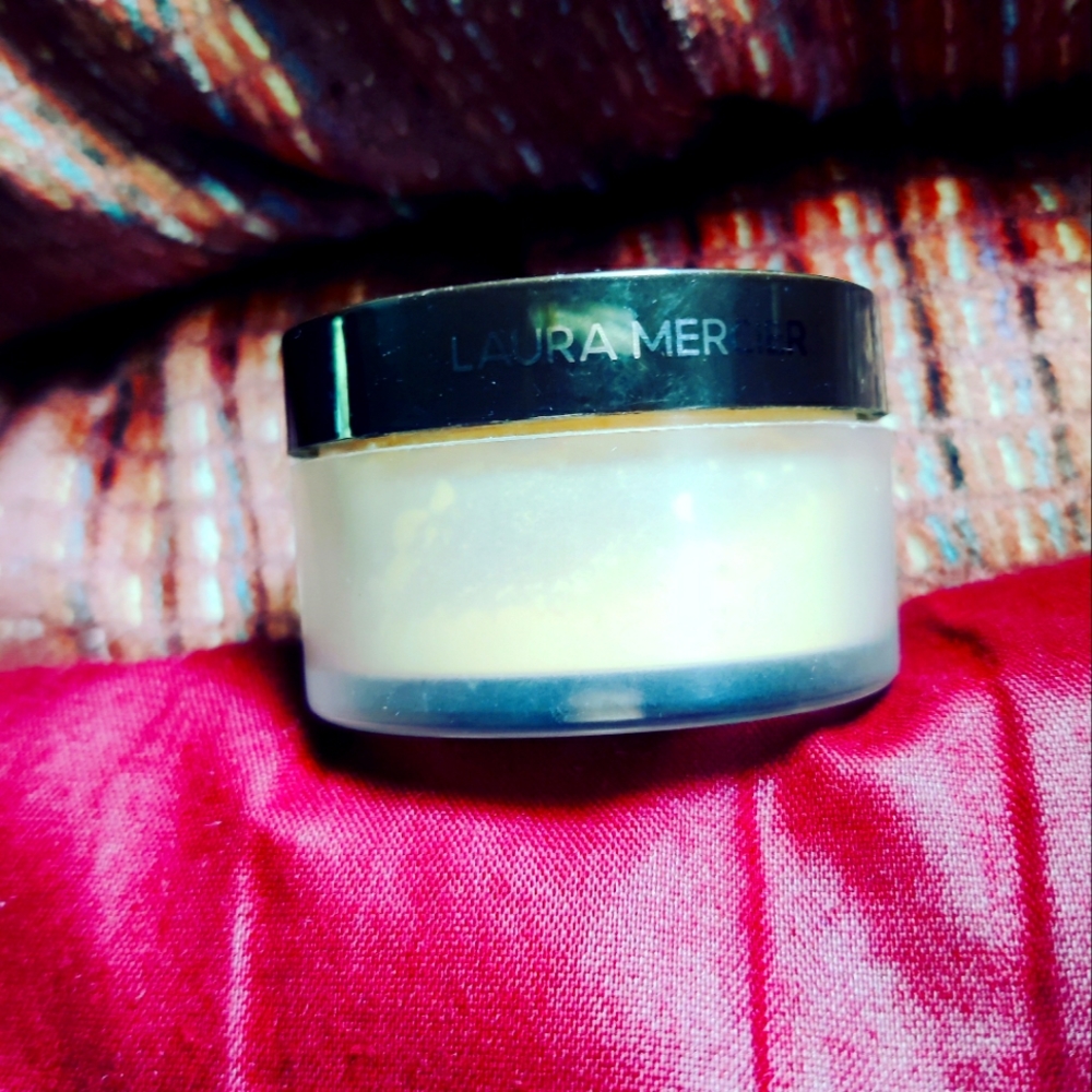Honey Translucent Loose Setting Powder - Laura Mercier